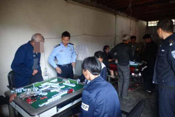 《真江湖HD》新玩法上線(xiàn) 飛檐走壁輕功奪寶