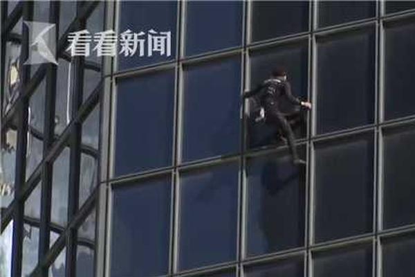 應(yīng)有盡有 《血戰(zhàn)長(zhǎng)空》軍火黑市大揭密